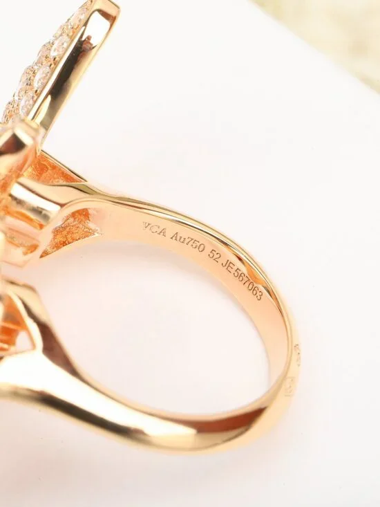 VCA's Two Butterfly Between the Finger Ring - Picture 4 of 6